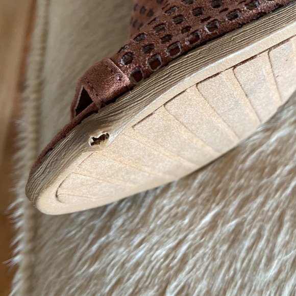 Qupid- Open Toe Booties, shooties, Chunky tassel detail, cognac color. Size 7 - Picture 7 of 7